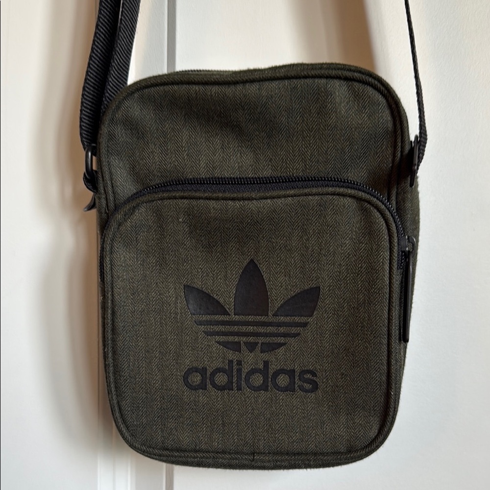 Adidas Green Messenger Bag with Trefoil Logo and Adjustable Strap